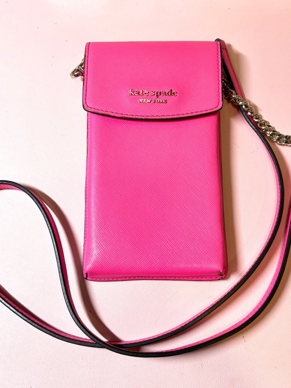Preowned Kate spade cellphone wallet crossbody